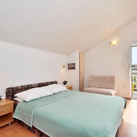 Apartment Toma Омиш Экстерьер фото