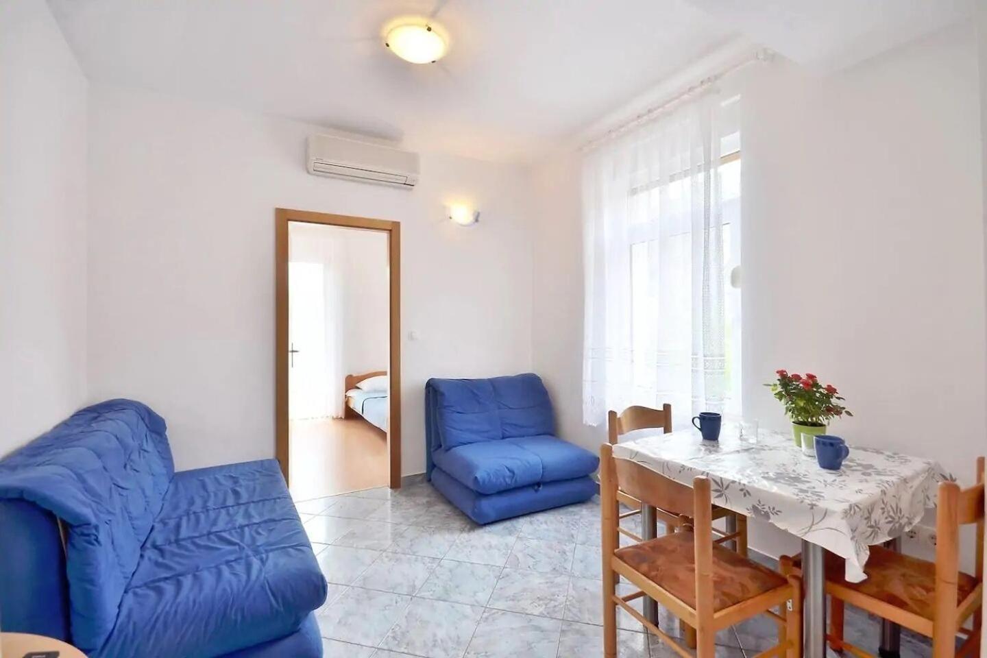 Apartment Toma Омиш Экстерьер фото