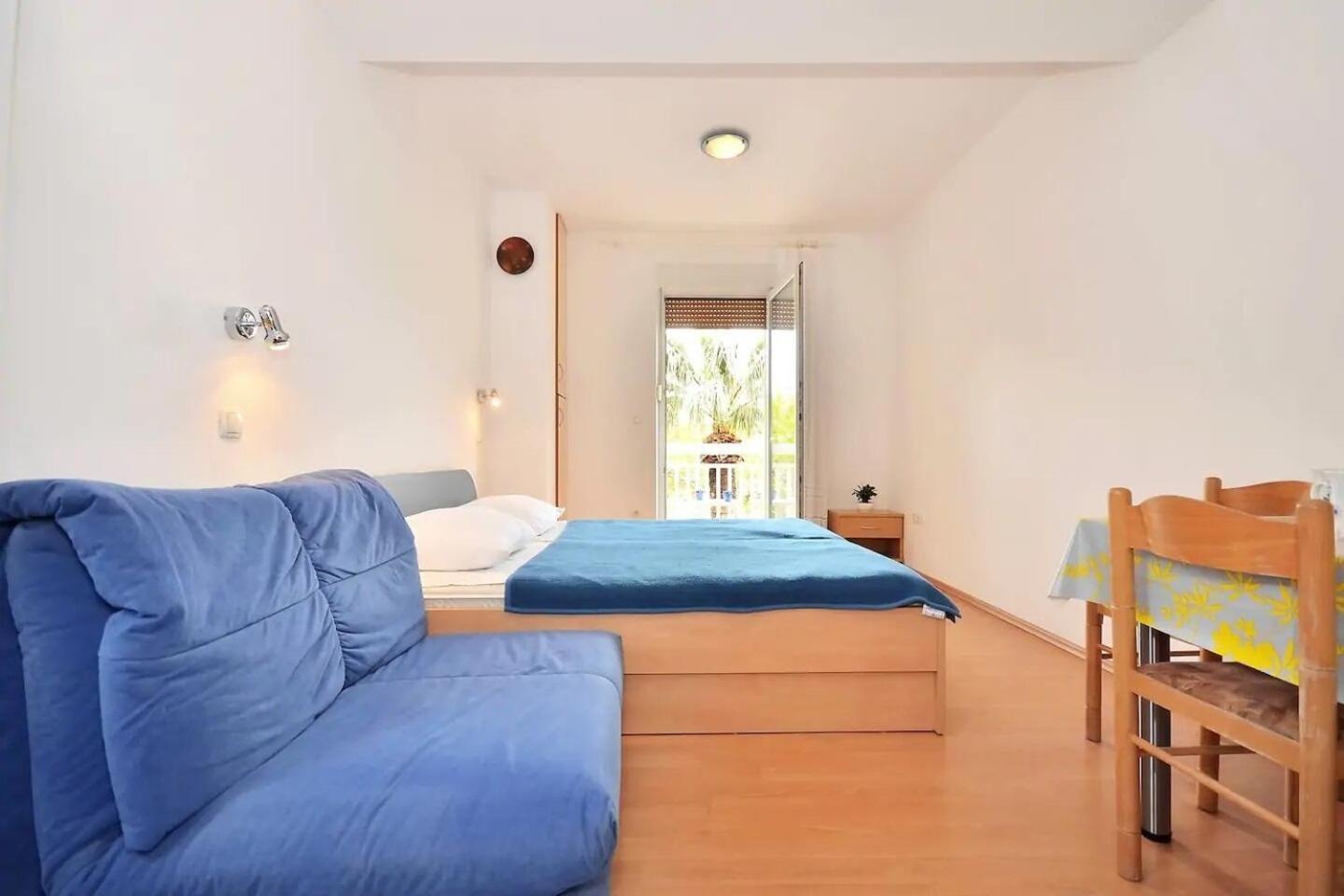 Apartment Toma Омиш Экстерьер фото