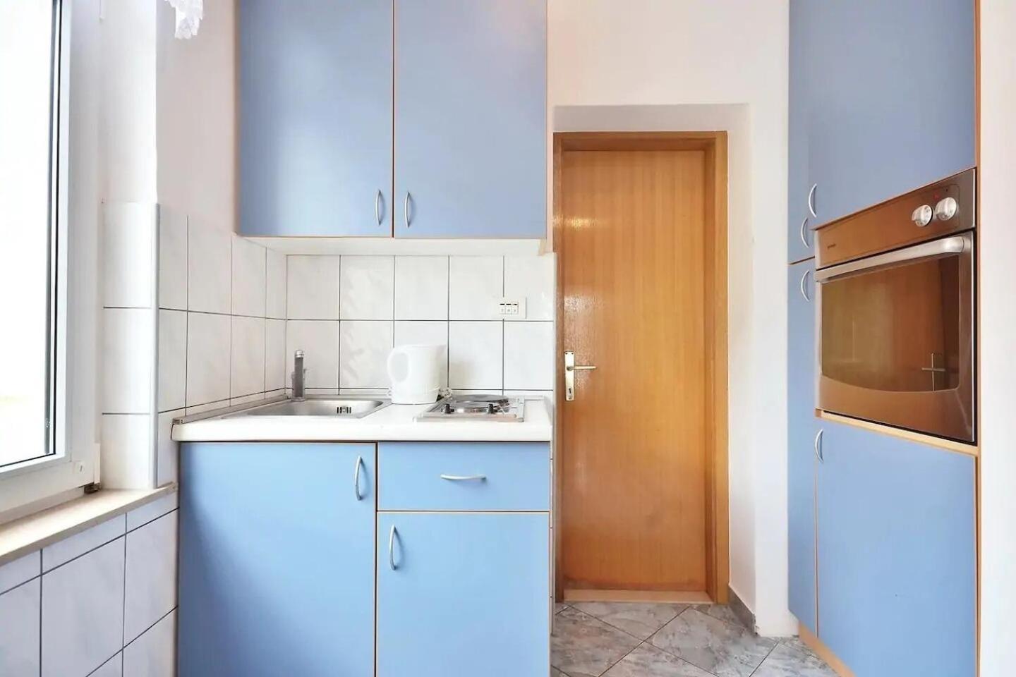 Apartment Toma Омиш Экстерьер фото