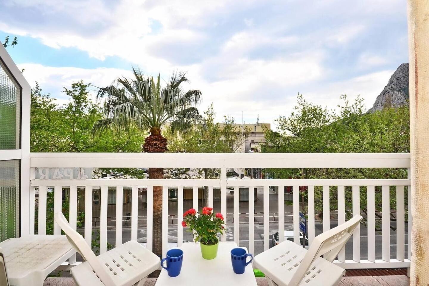 Apartment Toma Омиш Экстерьер фото