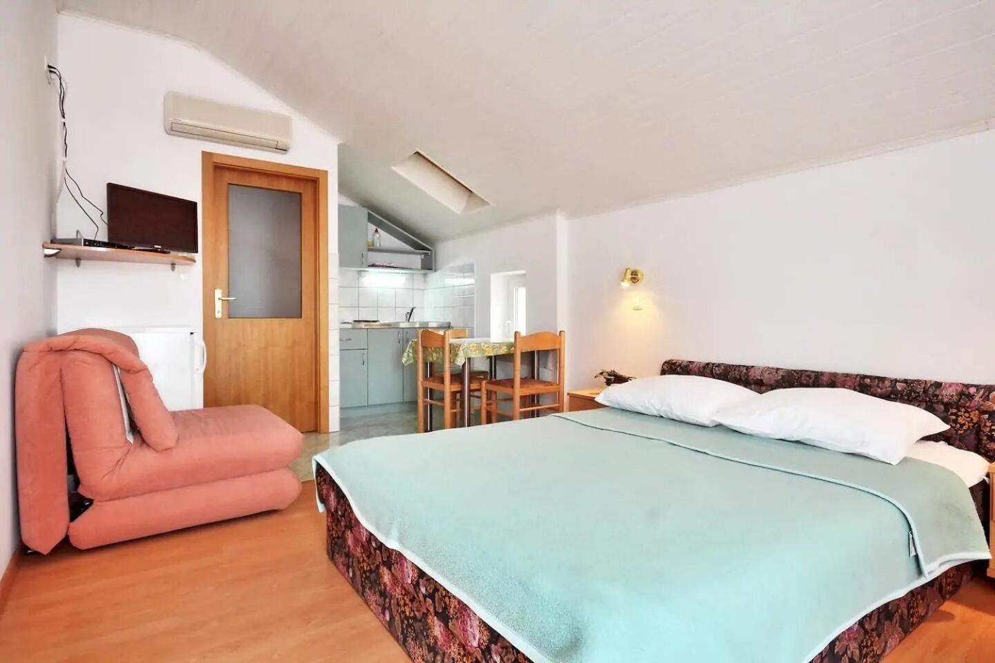 Apartment Toma Омиш Экстерьер фото