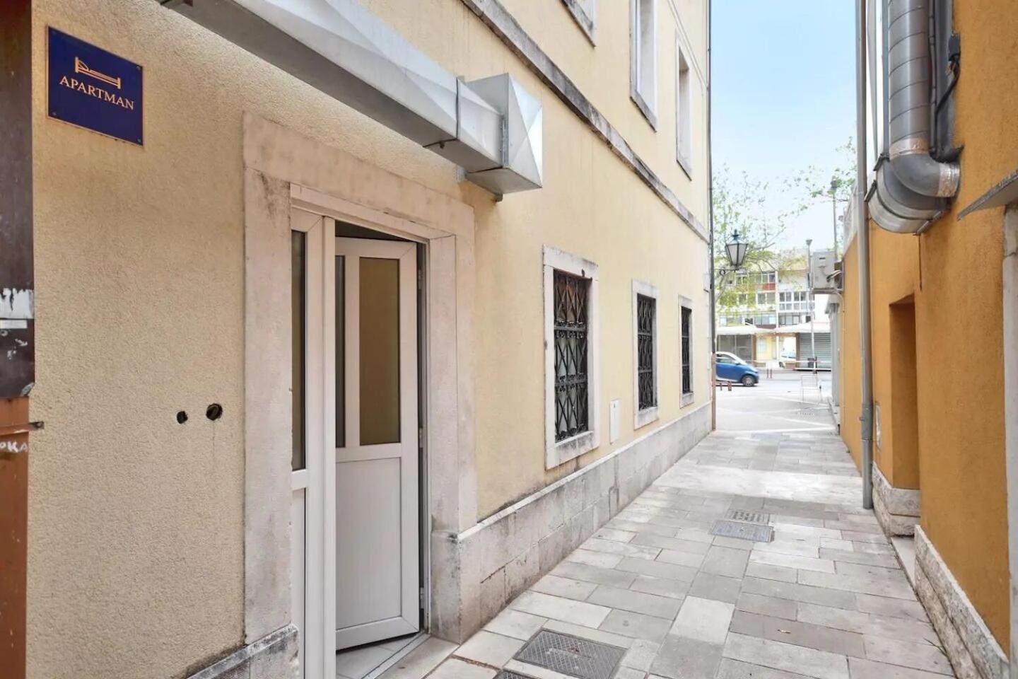 Apartment Toma Омиш Экстерьер фото