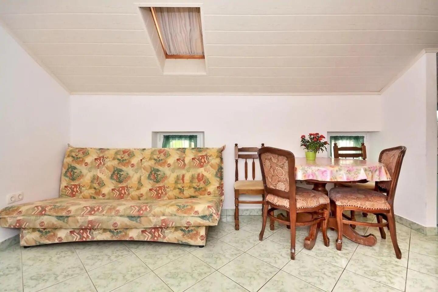 Apartment Toma Омиш Экстерьер фото