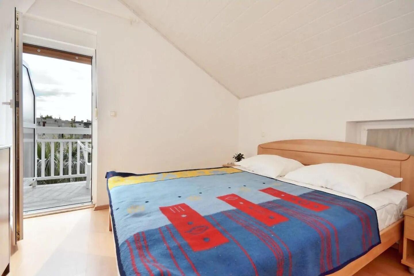 Apartment Toma Омиш Экстерьер фото
