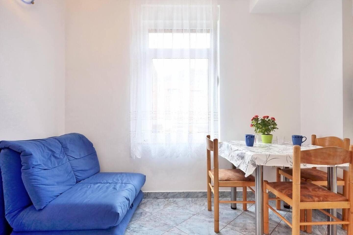 Apartment Toma Омиш Экстерьер фото