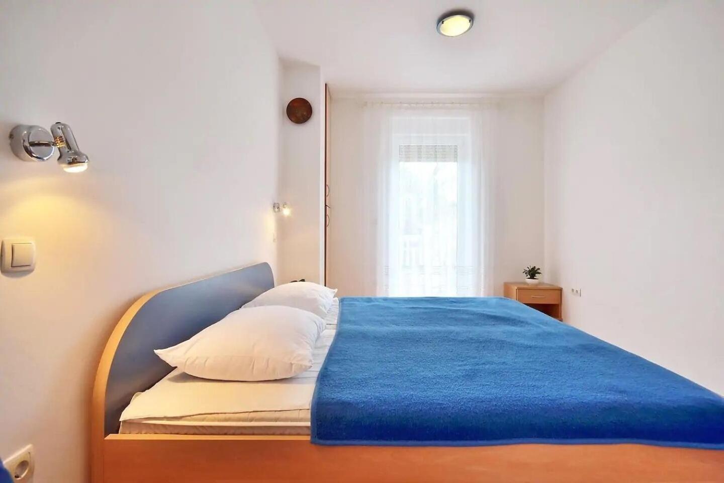 Apartment Toma Омиш Экстерьер фото