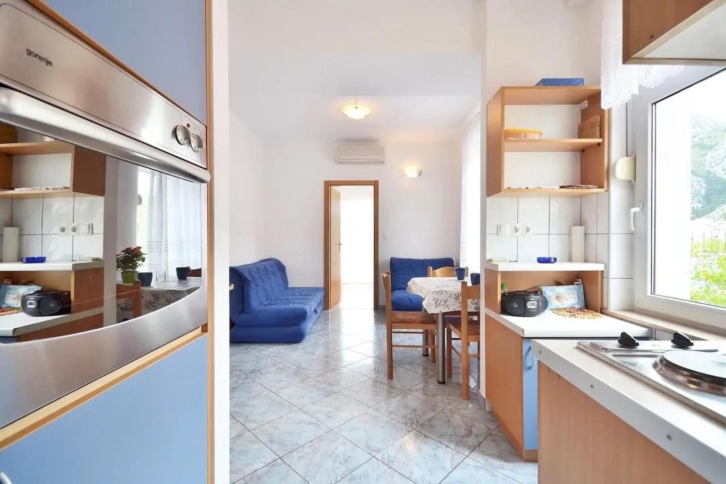 Apartment Toma Омиш Экстерьер фото